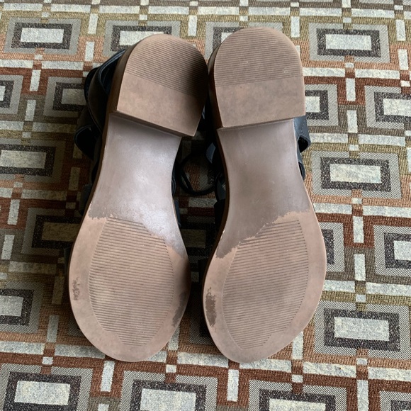 EUC Harlow Low Heel Sandals - Picture 5 of 5